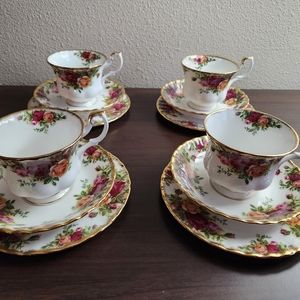 Beautiful Royal Albert Old Country Rose Cup & Saucer W/Bread & Butter Set Of  4